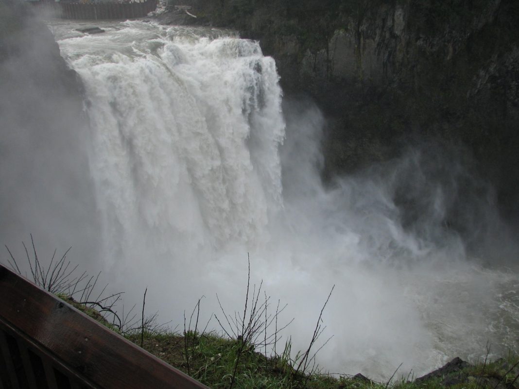 Snoqualamie Falls 2002